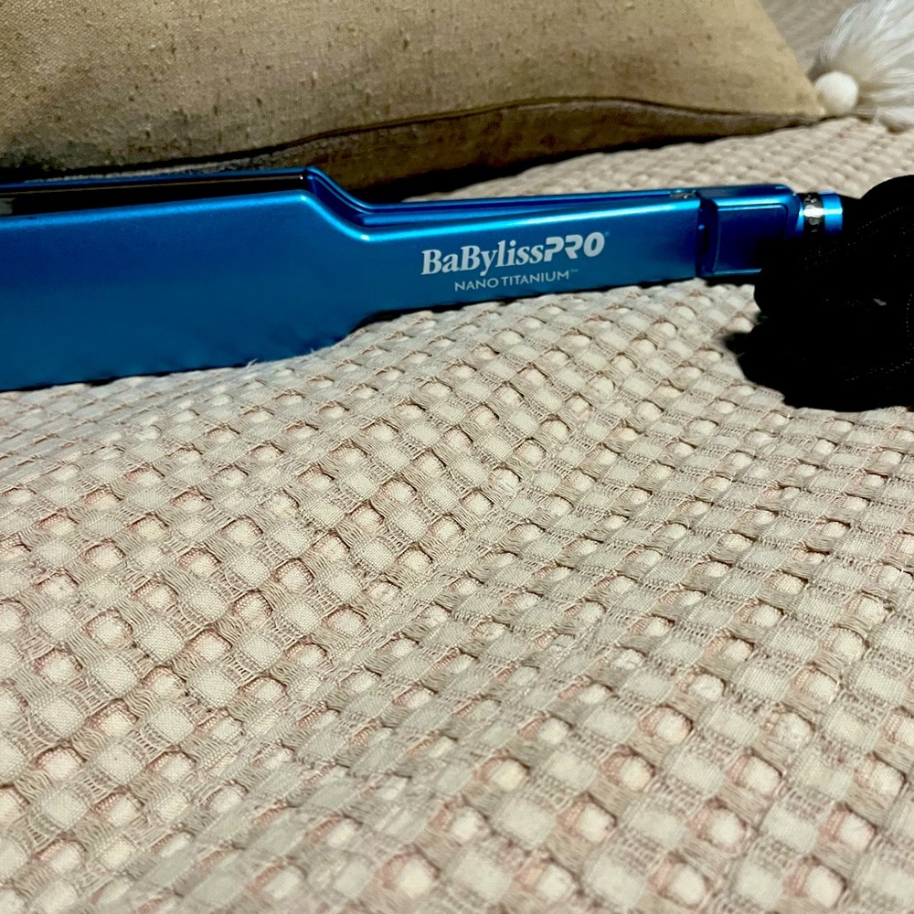 6 month old Babyliss 2 “ nano titanium flat iron